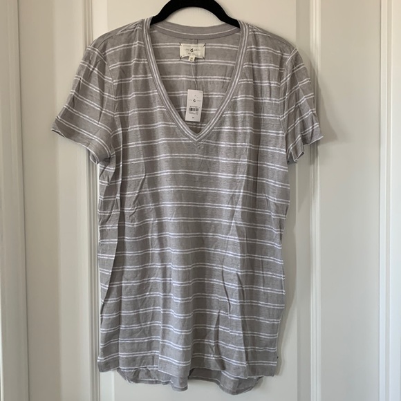 Lou & Grey Tops - NWT LOU & GREY White And Gray Stripes 100% Linen V-neck Short Sleeves Top Size M